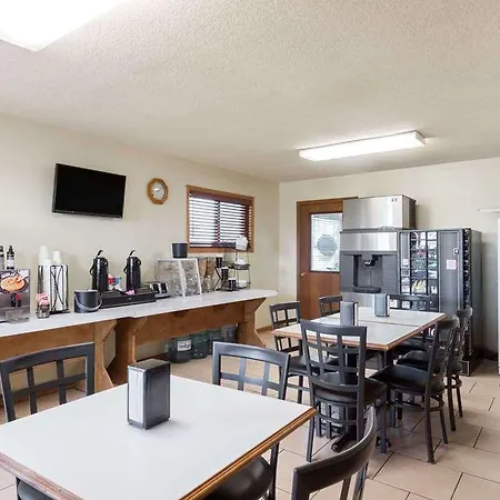 Knights Inn - Chanute 